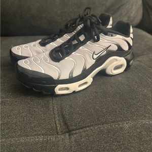 Air Max Plus GS 'Black Metallic Silver Size 7Y